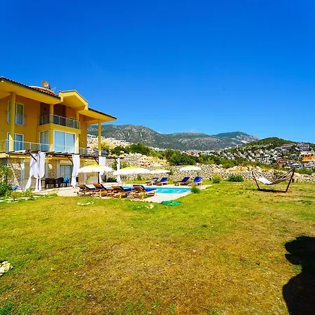 Villa Kalkanda Denize Sifir, Ozel Iskeleli 4+1 Plajli, Havuzlu *