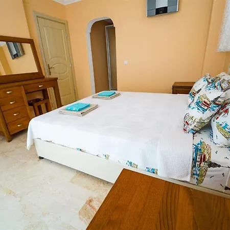 Villa Kalkanda Denize Sifir, Ozel Iskeleli 4+1 Plajli, Havuzlu