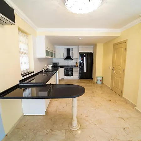Villa Kalkanda Denize Sifir, Ozel Iskeleli 4+1 Plajli, Havuzlu *