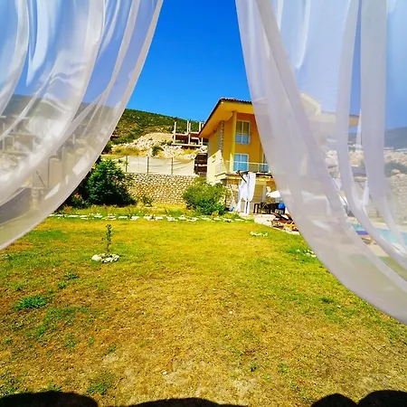 Kalkanda Denize Sifir, Ozel Iskeleli 4+1 Plajli, Havuzlu