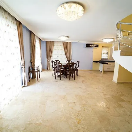 Kalkanda Denize Sifir, Ozel Iskeleli 4+1 Plajli, Havuzlu *