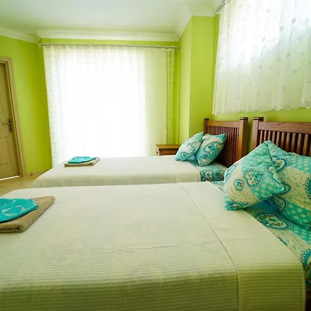 Kalkanda Denize Sifir, Ozel Iskeleli 4+1 Plajli, Havuzlu Villa