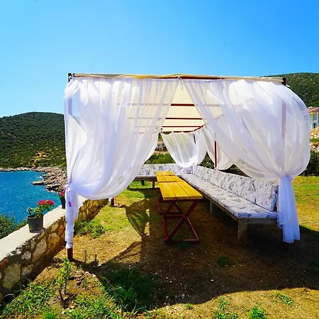 Villa Kalkanda Denize Sifir, Ozel Iskeleli 4+1 Plajli, Havuzlu Kaş
