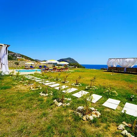 Kalkanda Denize Sifir, Ozel Iskeleli 4+1 Plajli, Havuzlu Villa Kaş