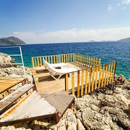 Kalkanda Denize Sifir, Ozel Iskeleli 4+1 Plajli, Havuzlu * Kaş