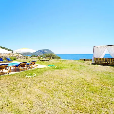 Villa Kalkanda Denize Sifir, Ozel Iskeleli 4+1 Plajli, Havuzlu Kaş