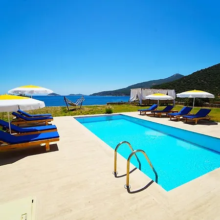 Villa Kalkanda Denize Sifir, Ozel Iskeleli 4+1 Plajli, Havuzlu *
