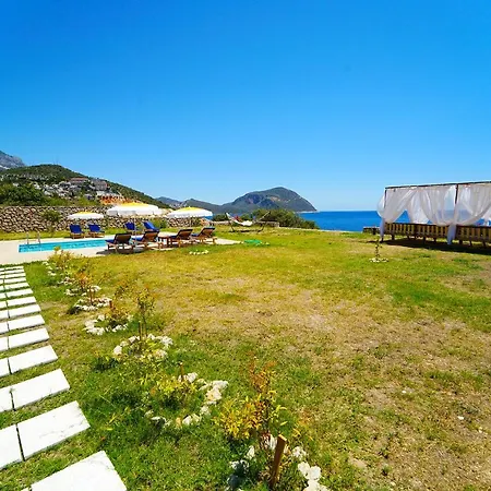 Villa Kalkanda Denize Sifir, Ozel Iskeleli 4+1 Plajli, Havuzlu