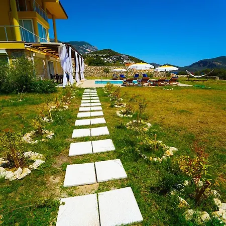 Villa Kalkanda Denize Sifir, Ozel Iskeleli 4+1 Plajli, Havuzlu *