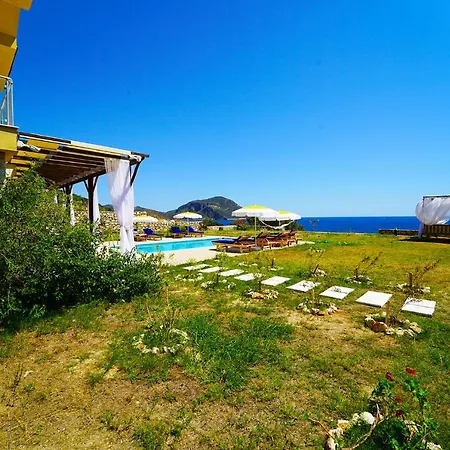 Villa Kalkanda Denize Sifir, Ozel Iskeleli 4+1 Plajli, Havuzlu *