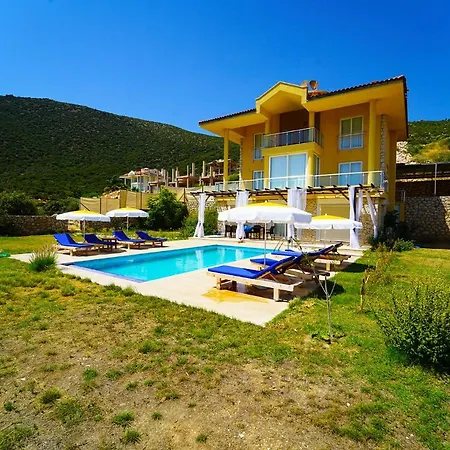 Kalkanda Denize Sifir, Ozel Iskeleli 4+1 Plajli, Havuzlu Kaş