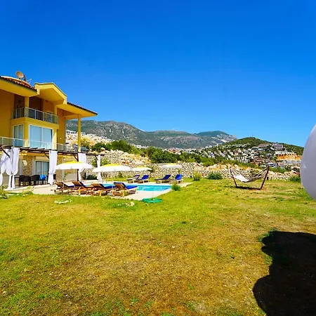 Kalkanda Denize Sifir, Ozel Iskeleli 4+1 Plajli, Havuzlu * Kaş