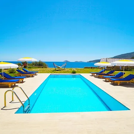 Kalkanda Denize Sifir, Ozel Iskeleli 4+1 Plajli, Havuzlu * Kaş
